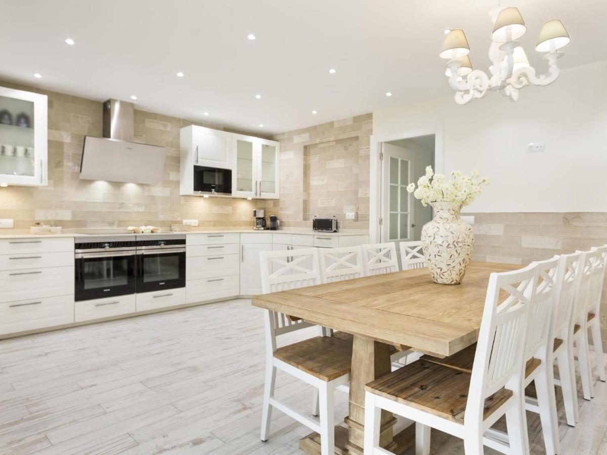 Sitges Spaces Mediterranean Apartments 5 Bedrooms, 4 Bathrooms, 75M2 Terrace, Centre Sitges- Sleeps 11 외부 사진