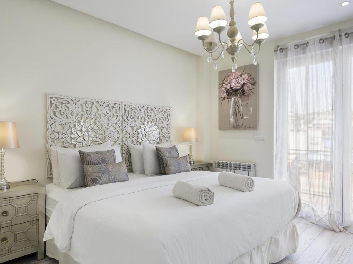 Sitges Spaces Mediterranean Apartments 5 Bedrooms, 4 Bathrooms, 75M2 Terrace, Centre Sitges- Sleeps 11 외부 사진