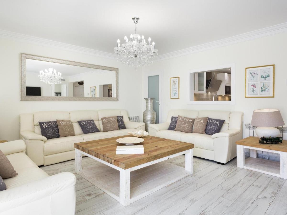 Sitges Spaces Mediterranean Apartments 5 Bedrooms, 4 Bathrooms, 75M2 Terrace, Centre Sitges- Sleeps 11 외부 사진